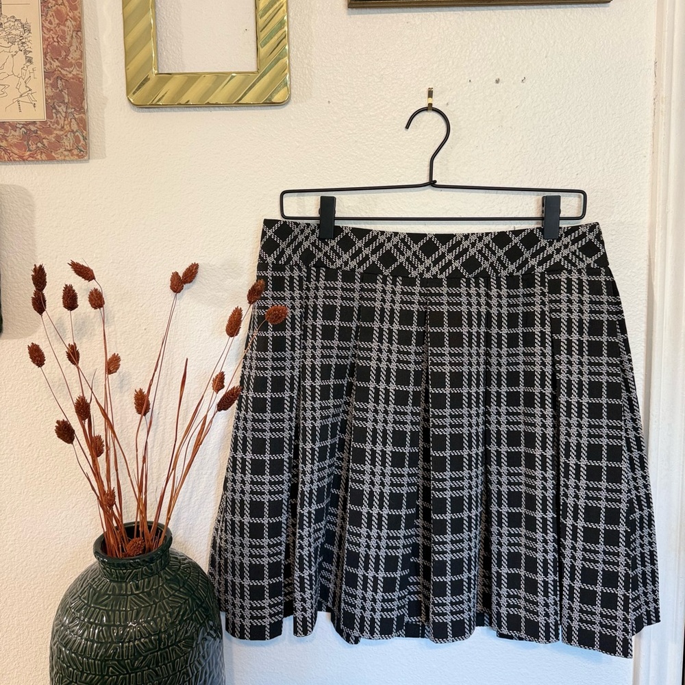 Banana Republic Black and White Checkered Skirt